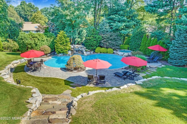 property at 25 Muncy Dr