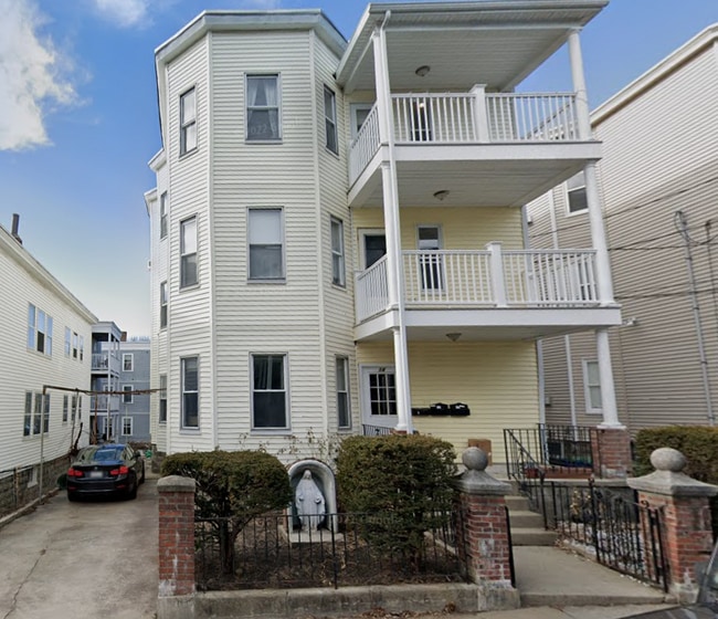14 Belknap St, Unit 1