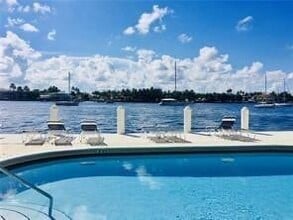 95 N Birch Rd, Unit 402 in Fort Lauderdale, FL - Foto de edificio - Building Photo