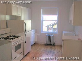 14 Centre St, Unit #4 in Cambridge, MA - Building Photo