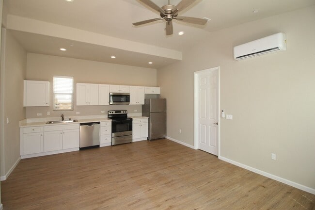 2345 N Arthur Ave in Fresno, CA - Building Photo - Building Photo