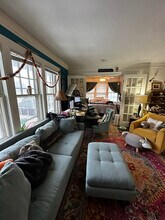 1700 E Chateau Pl in Whitefish Bay, WI - Foto de edificio - Building Photo