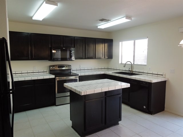 16020 W Morning Glory St in Goodyear, AZ - Building Photo - Building Photo