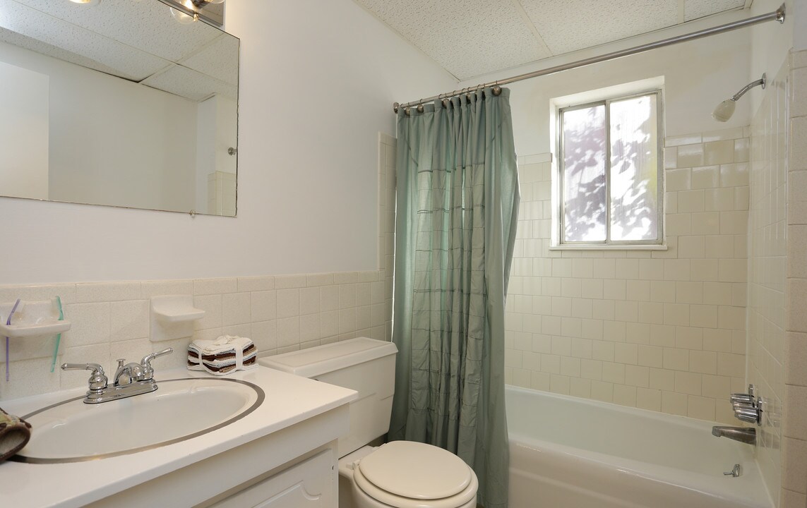 Sage Terrace Apartments in Kalamazoo, MI - Foto de edificio