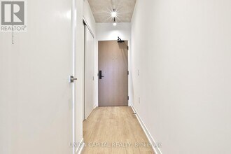 195 McCaul St in Toronto, ON - Building Photo - Building Photo