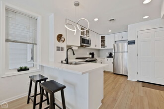 2620 W Homer St, Unit 1 in Chicago, IL - Building Photo - Building Photo