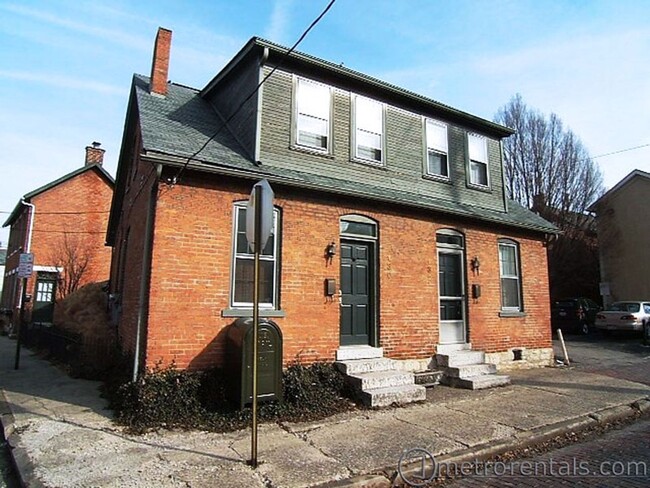 130-132-132 Jackson St