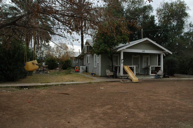 1625 E Cambridge Ave in Phoenix, AZ - Building Photo - Building Photo