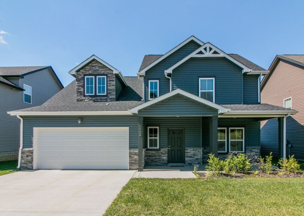 1132 Eagle's View Dr in Clarksville, TN - Building Photo