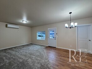 2304 SE Lund Ave in Port Orchard, WA - Building Photo - Building Photo