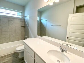 239 Wild Wind Trail in Jarrell, TX - Building Photo - Building Photo