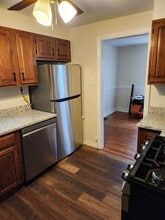 332 Marsh Ln in Wilmington, DE - Building Photo - Building Photo