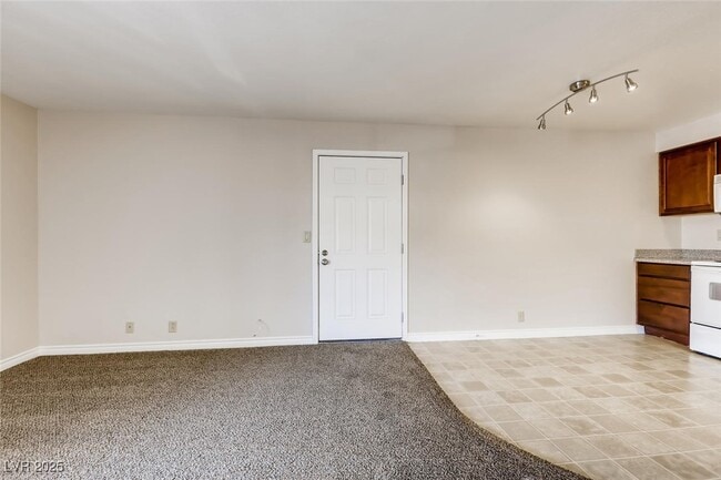 property at 5224 River Glen Dr