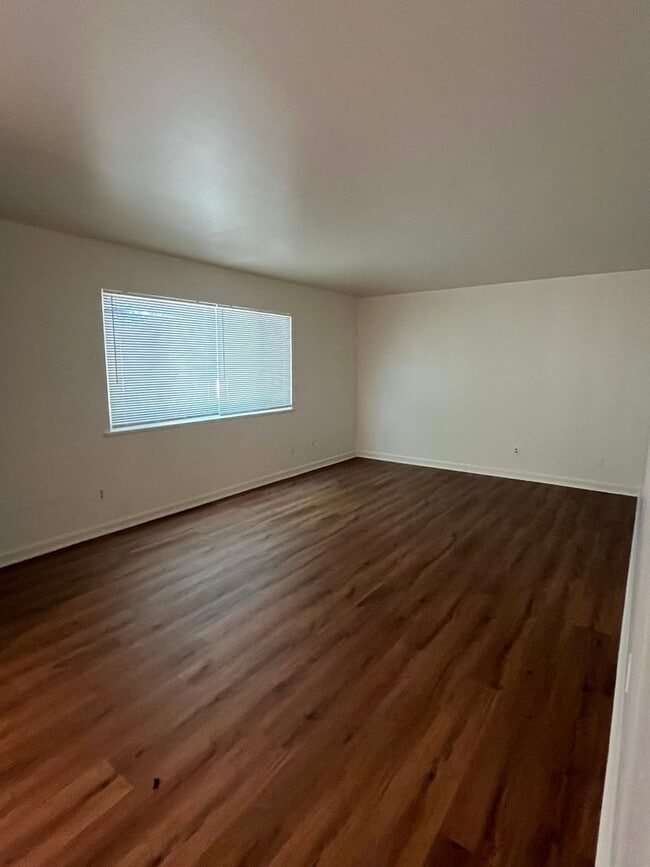 925-931 Mitchell St in Klamath Falls, OR - Building Photo - Building Photo