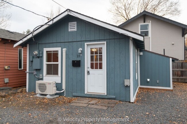 property at 25 NW Hood Pl