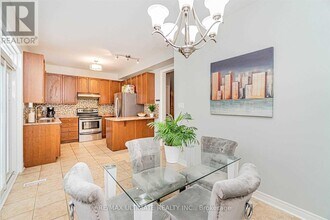 15 Windflower Rd in Brampton, ON - Building Photo - Building Photo