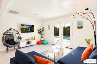 4373 E Camino Parocela in Palm Springs, CA - Building Photo - Building Photo