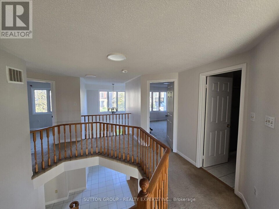 135 Moffatt Ave in Brampton, ON - Building Photo
