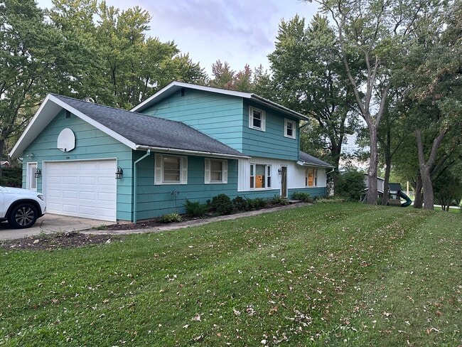 property at 1200 Algonquin Rd