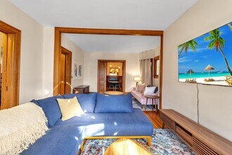 217 Norwood Ave, Unit Unit 1 in Buffalo, NY - Foto de edificio - Building Photo