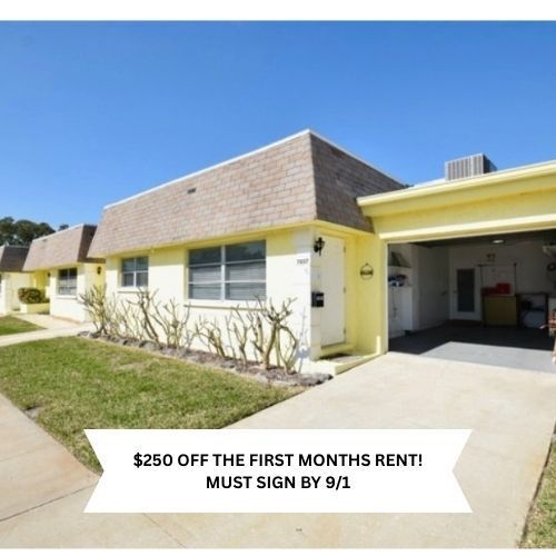 7057 Versailles in Pinellas Park, FL - Foto de edificio