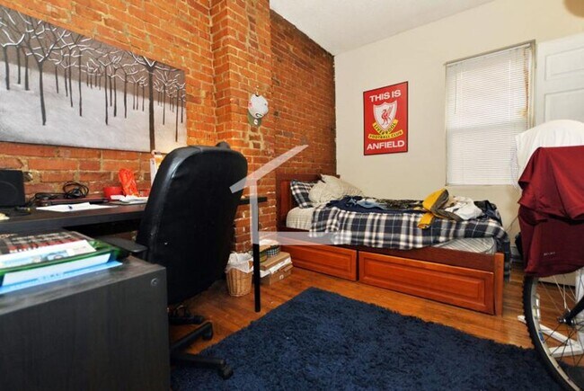 property at 894 Huntington Ave