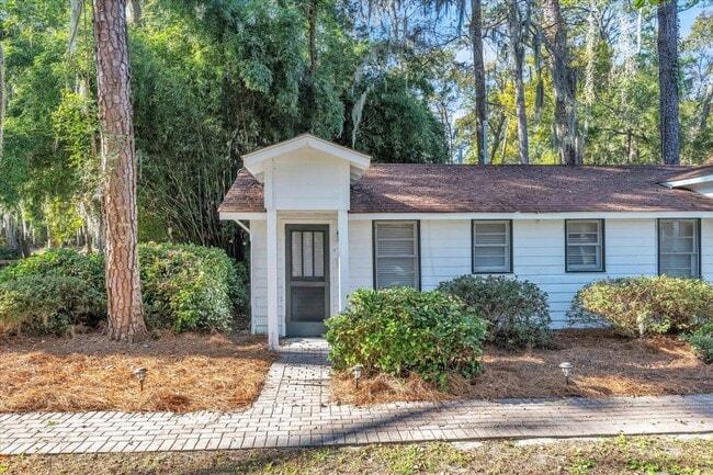 property at 3 Southwood Dr