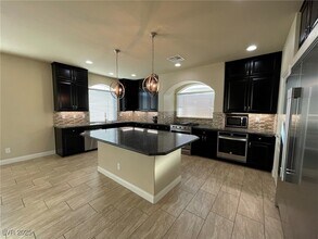 10164 S Driftwood Estate St in Las Vegas, NV - Building Photo - Building Photo
