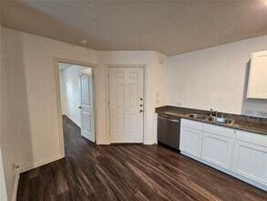 5113 Avenue G in Fort Worth, TX - Building Photo - Building Photo