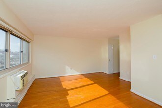 2101-17 Chestnut St-Unit -914 in Philadelphia, PA - Building Photo - Building Photo