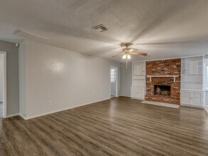 108 Meadowbrook Dr in Moore, OK - Building Photo - Building Photo