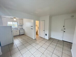 1239 Hornblend St in San Diego, CA - Building Photo - Building Photo