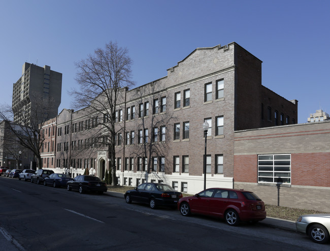 The Richelieu in Indianapolis, IN - Foto de edificio - Building Photo