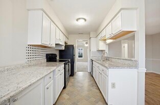 5531 Old Guard Crescent in Virginia Beach, VA - Building Photo