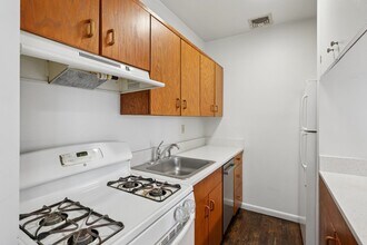 236 Newark Ave in Jersey City, NJ - Building Photo - Building Photo