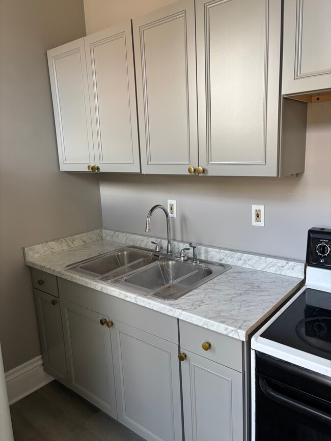 1109 Russell St, Unit Unit 1 in Covington, KY - Building Photo - Building Photo