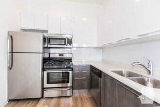 2700 W North Ave, Unit #  0207 in Chicago, IL - Foto de edificio - Building Photo