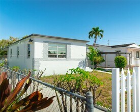 467 SE 3rd St in Hialeah, FL - Building Photo - Building Photo