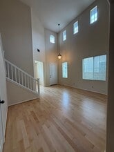 1147 Azalea Way in Simi Valley, CA - Building Photo - Building Photo
