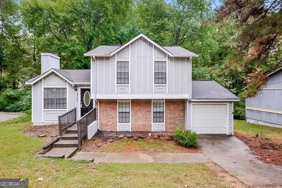 6724 Doublegate Ln in Rex, GA - Building Photo
