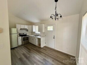 313 N Providence St in Waxhaw, NC - Building Photo - Building Photo