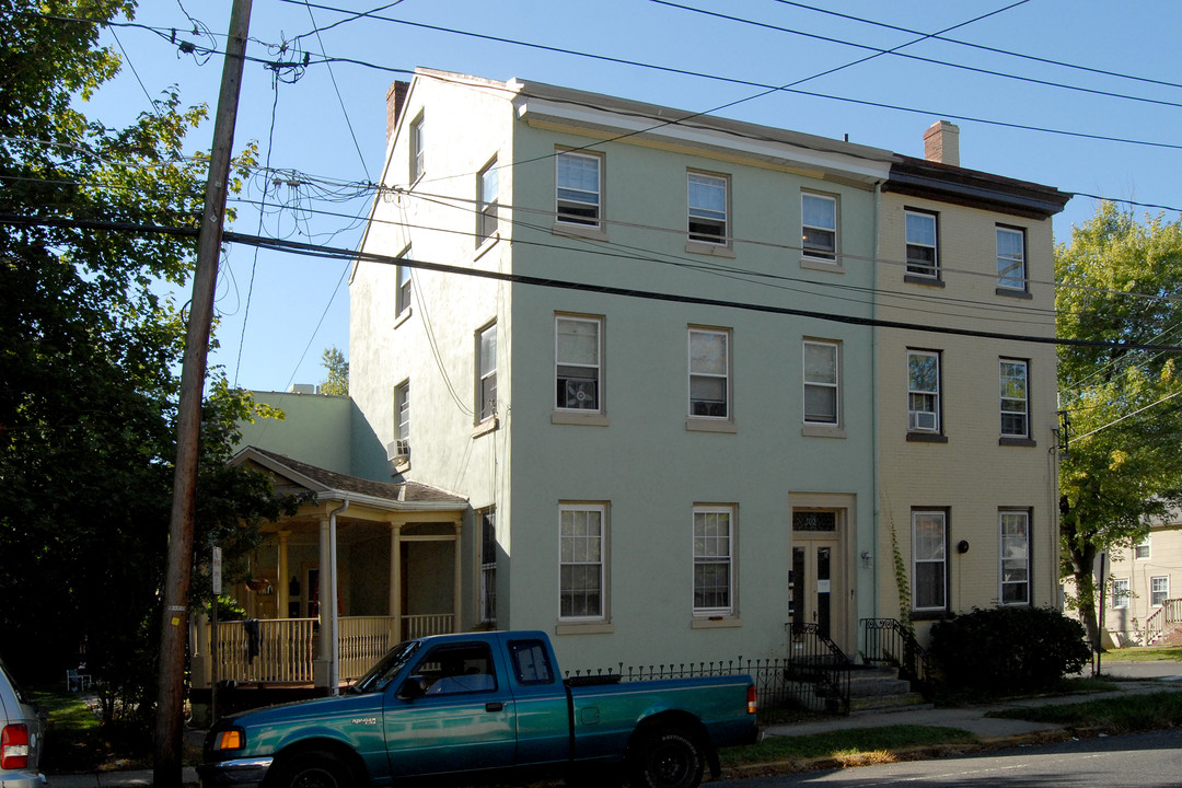 300 Garden St in Mount Holly, NJ - Building Photo