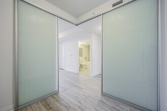 30-2030 Gibbs Rd in Toronto, ON - Building Photo - Building Photo