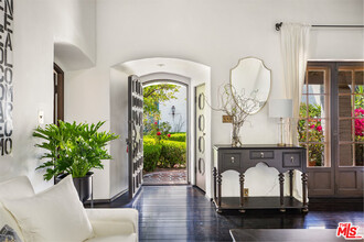 1471 Havenhurst Dr in West Hollywood, CA - Building Photo - Building Photo