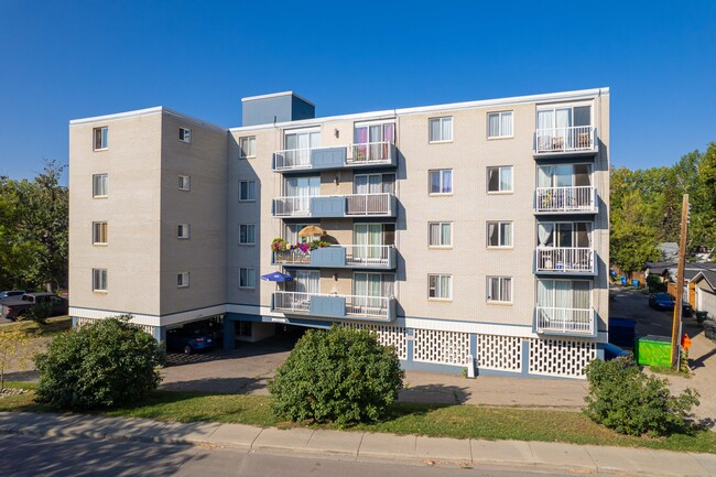 Harvard Towers in Calgary, AB - Building Photo - Building Photo