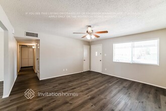 3942 W Lawrence Ln in Phoenix, AZ - Foto de edificio - Building Photo