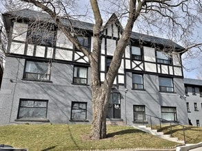 34 Heydon Park Rd in Toronto, ON - Building Photo - Building Photo