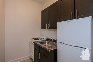 2850 N Burling St, Unit 04 in Chicago, IL - Building Photo