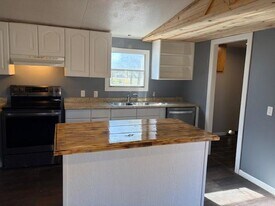 110 County Rd 32150 in Brookston, TX - Building Photo