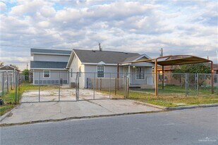 20 S Olivarez St in Pharr, TX - Building Photo